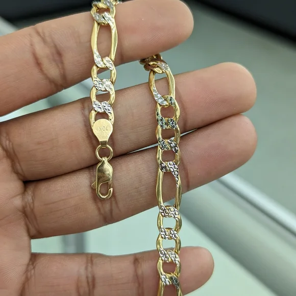 10kt Real Gold Figaro Diamond Cut Bracelet 8.1mm 8 Inch - Picture 5 of 11